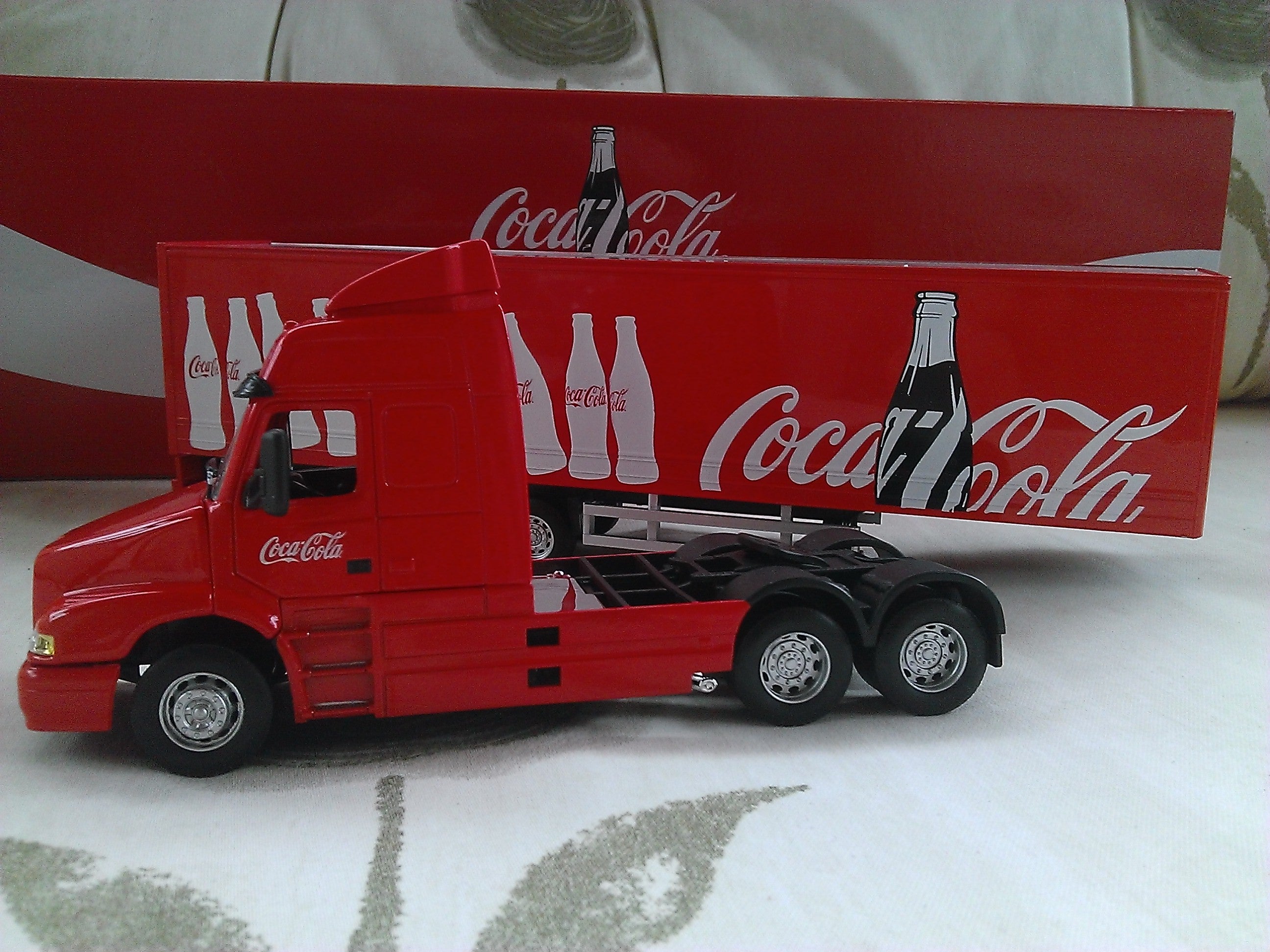 Caminhão Nh12 Volvo Carreta Coca Cola 1:50 = Arpra.